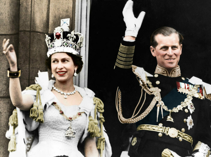 История самого известного коронационного платья Елизаветы II