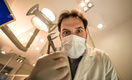 Современные стоматологи приходят в ужас: чем и как лечили зубы в прошлом