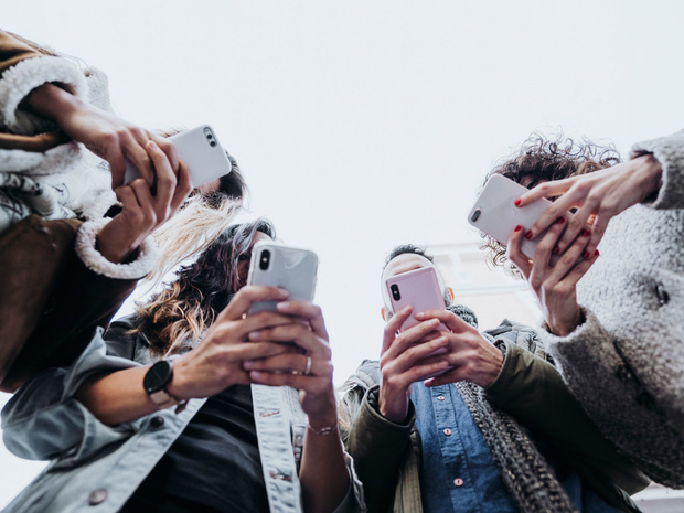 Фото №1 - Правила популярности: как стать блогером-миллионником в Instagram и TikTok