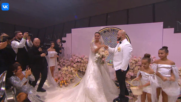 Оксана Самойлова и Джиган играют свадьбу: онлайн-трансляция | STARHIT