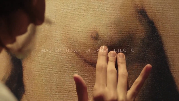 Болезнь на ощупь: в Аргентине посетителей музея попросили трогать полотна Рембрандта и Рафаэля