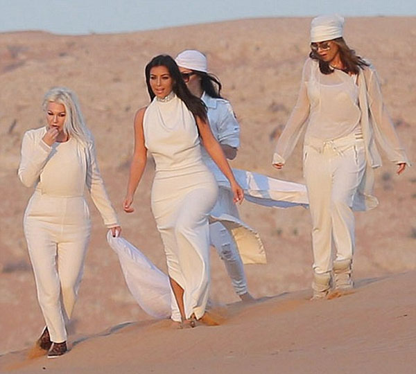 Дубай одежда туристов женщин