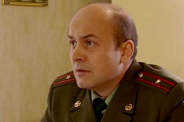 Гришечкин прославился благодаря роли майора Староконя в сериале «Солдаты»