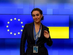 Как выглядит пресс-секретарь Зеленского, которую подозревают в «нерабочих» отношениях с президентом