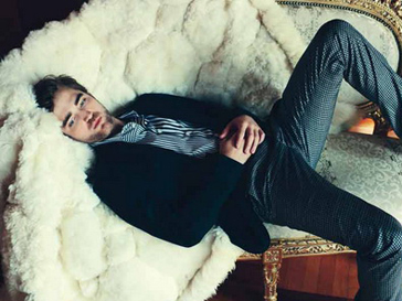Роберт Паттинсон (Robert Pattinson) уже в третий раз удостоился чести попасть на обложку знаменитого журнала