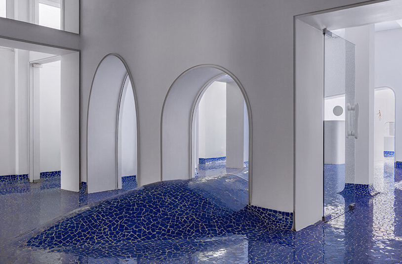 Новая Одиссея: галерея Art Rickshow в Калькутте с островами и волнами | Источник: Abin Design Studio