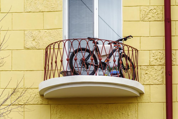 Они есть у всех: 7 вещей, которые ни в коем случае нельзя хранить на балконе — а вы это делаете?
