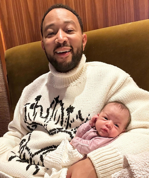 Счастливый отец: Джон Леджен опубликовал первое фото новорожденной дочери