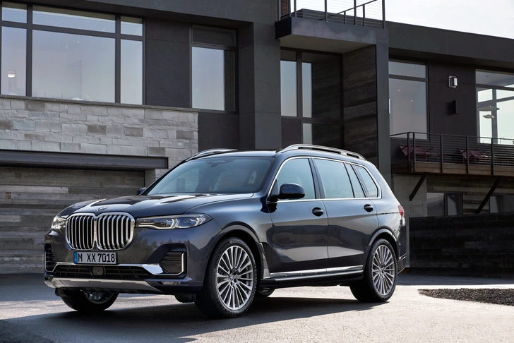 Восемь убойных фактов о BMW X7