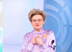 Елена Малышева застряла в США из-за отмены прямых рейсов