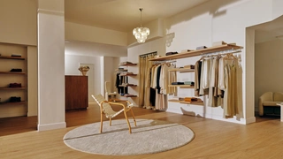 В Санкт-Петербурге открылся шоурум Present & Simple