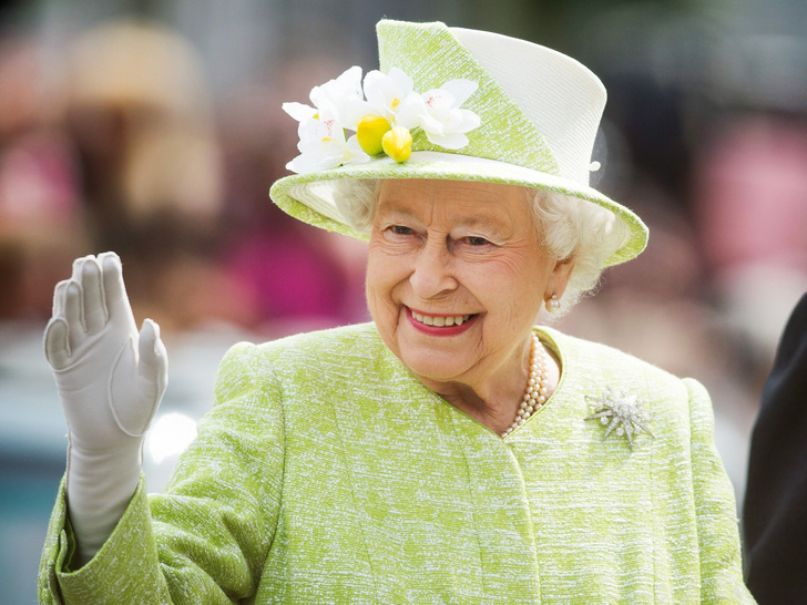 Почему Королева празднует день рождения дважды в год
