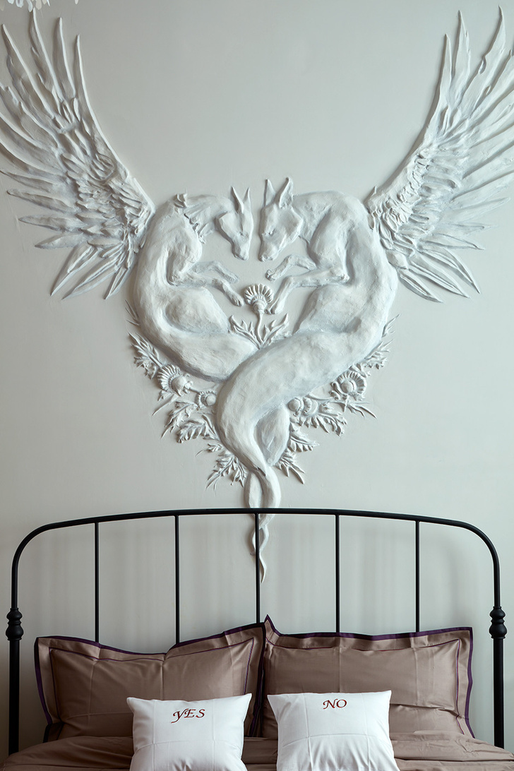 Стена над изголовьем кровати: 10 идей декора | myDecor