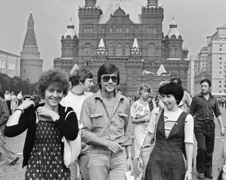 За какими женихами охотились в СССР девушки: 8 типов завидных холостяков