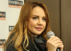 Певица МакSим посвятила фанатов в свои тайны