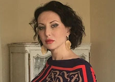 Алика Смехова показала аппетитные формы в купальнике