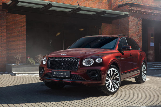 Роскошный и динамичный: Bentley представил в России новый внедорожник Bentayga
