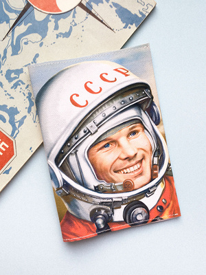Обложка на паспорт с Гагариным