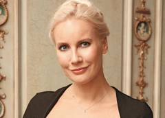 Лена Летучая: «Завидую отношениям, которые нельзя купить»
