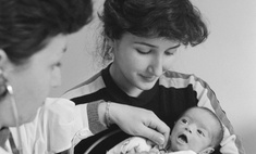 Беременные школьницы в СССР: как травили Лолит за их раннее материнство