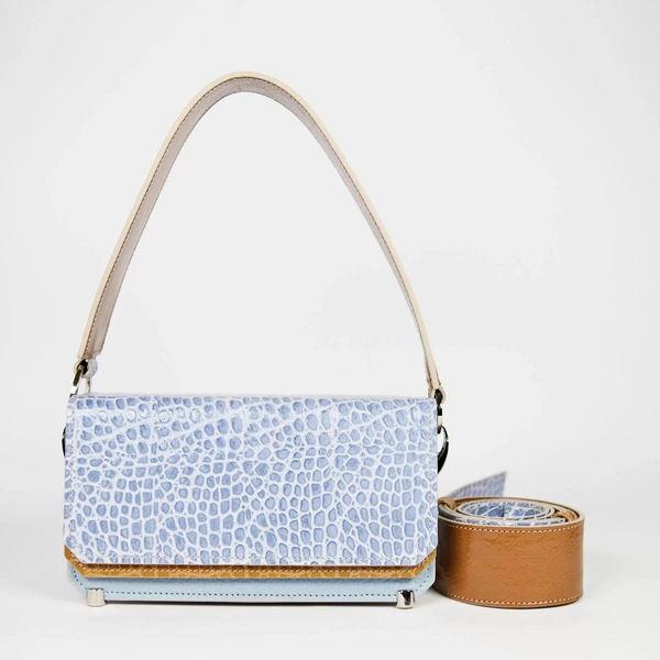 Сумка VolchekЦена: 23 100 руб.Где купить: volchek.com