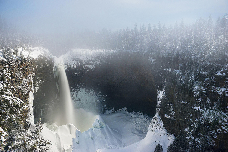 Как увидеть ледяной водопад в Канаде