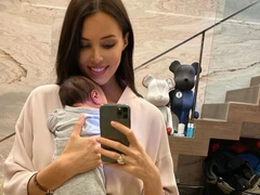 Через 8 дней после родов Анастасия Решетова пожаловалась, что ее не радует отражение в зеркале