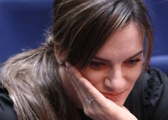 Елена Исинбаева беременна от 23-летнего легкоатлета
