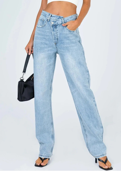 Шиворот-навыворот: почему вам точно нужны джинсы-бойфренды с асимметричным поясом