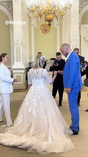 Муж чуть старше сына: 54-летняя Татьяна Буланова в третий раз вышла замуж — фото и видео