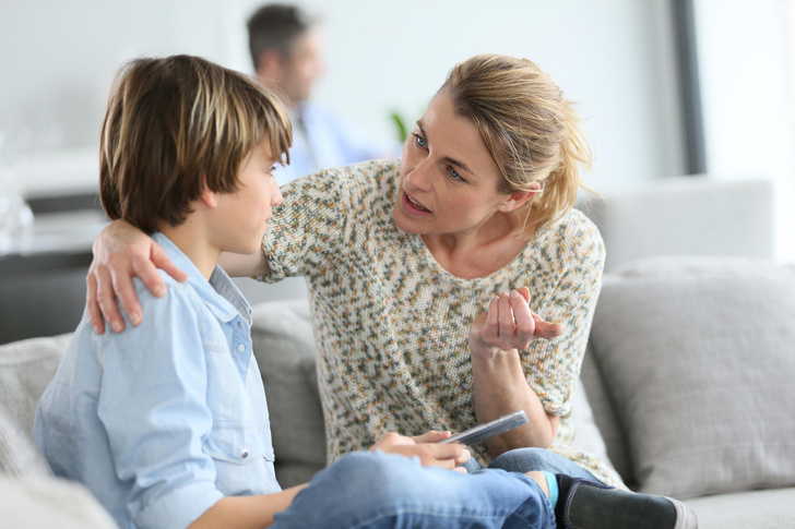 Доверие будет утеряно навсегда: 10 фраз, которые родители ни в коем случае не должны говорить подростку