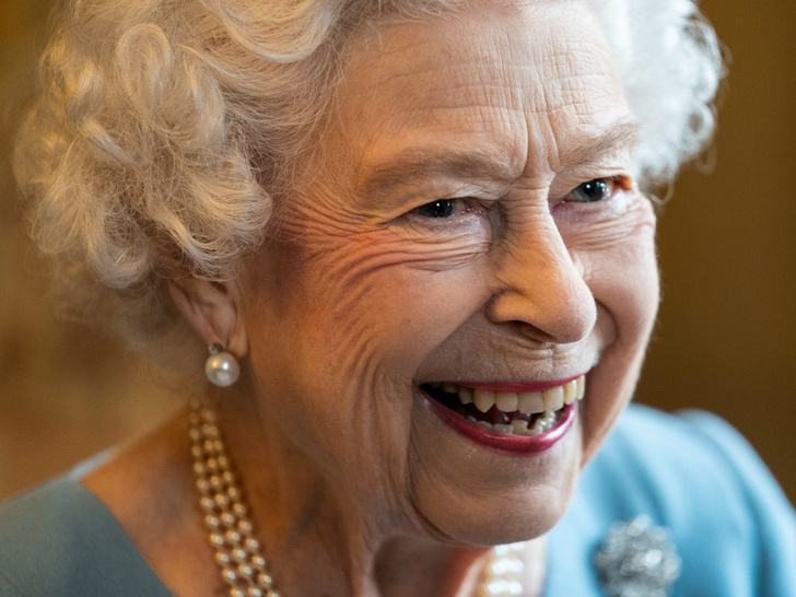 В гости к бабушке: милая традиция королевы Елизаветы, когда к ней приезжают маленькие Кембриджские