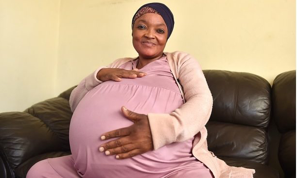 В ЮАР женщина родила сразу 10 младенцев
