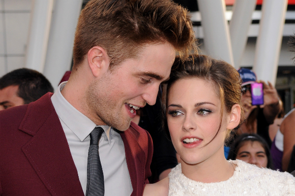 Роберт Паттинсон не может выбрать между семьей и Кристен