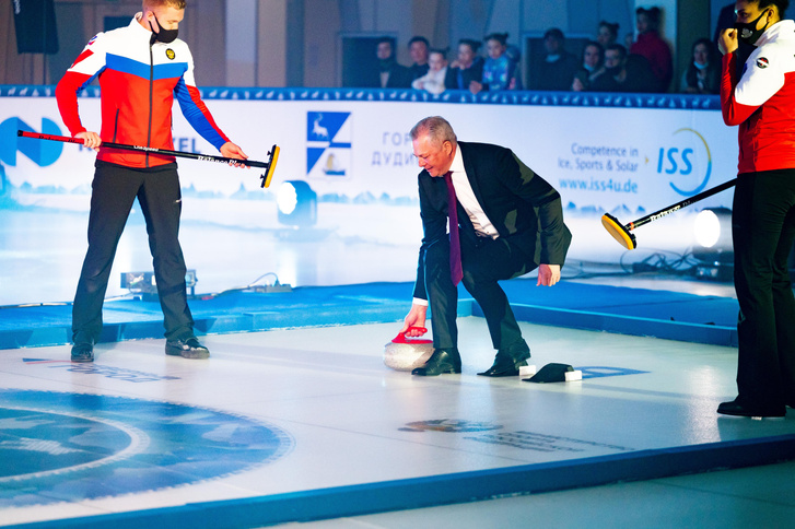 Лед и пламя: в Дудинке прошел Международный турнир по керлингу Arctic Curling Cup 2021
