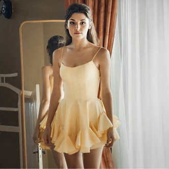 10 самых красивых платьев как у Эды Йылдыз из «Постучись в мою дверь», в которых ты точно покоришь своего Серкана Болата 😉