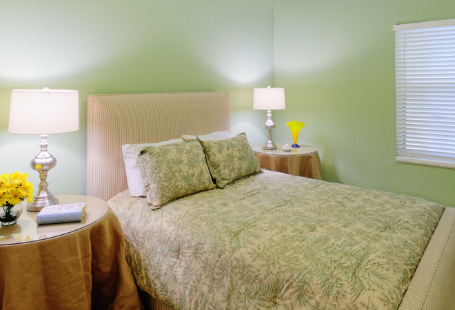 Спальня зеленая, фото