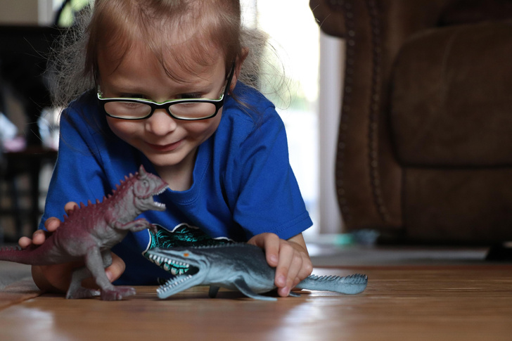 В семье растет гений: ученые выяснили, о чем говорит интерес ребенка к динозаврам