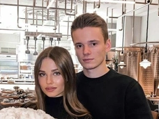 Шульгина рассказала, кто помогает ей с ребенком, а Милохин и Ивлеева позируют в платьях: соцсети звезд