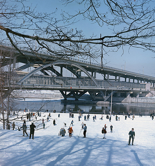 Лыжники на Воробьевых горах, Москва, 1980-е годы