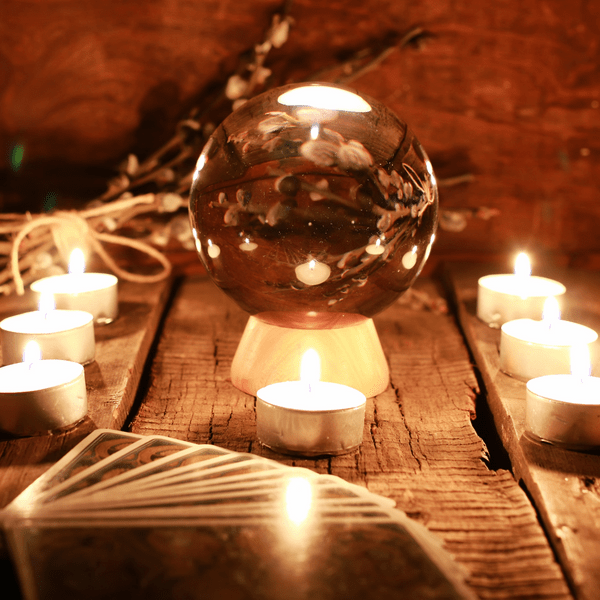 Вальпургиева ночь: лучшие гадания для самого мистического праздника в году