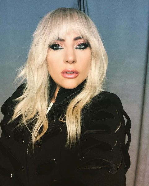 Леди Гага отменила выступления из-за серьезной болезни