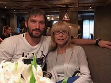 Александр Овечкин поделился архивным видео Веры Глаголевой