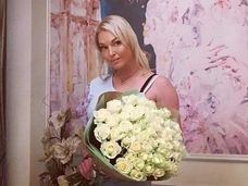 Анастасия Волочкова пристыдила хакеров, укравших ее интимные фото
