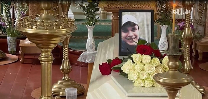 Родителей Влада Бахова подозревают в наживе на горе: почему они собирают деньги на похороны сына