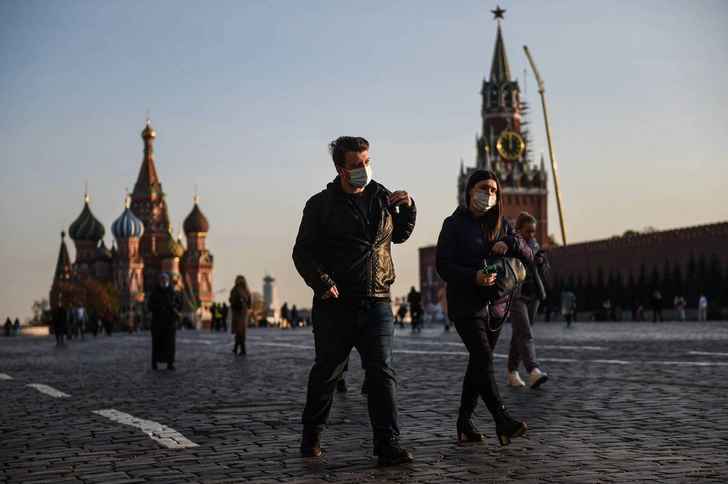 Новый год без вечеринок и дистанционное обучение. В Москве усилены ограничения из-за COVID-19