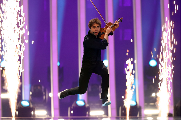 Зависимость и проблемы с психикой: как живет победитель «Евровидения» Александр Рыбак