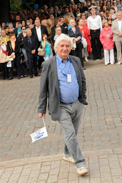 Юрий Богомолов