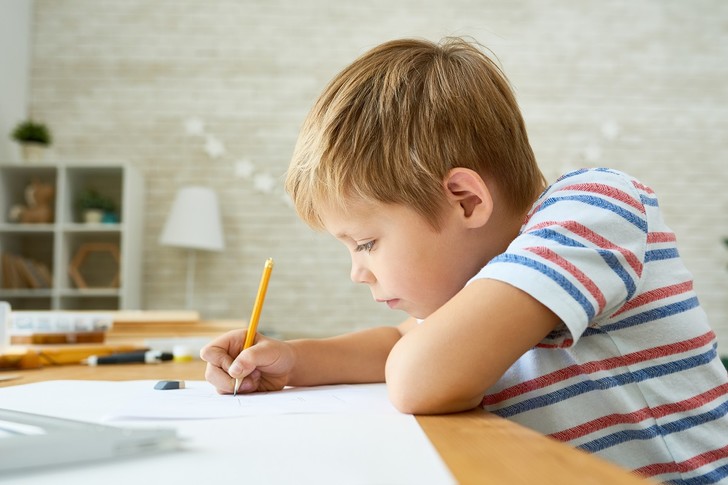 Заявление в школу об отсутствии ребенка: как писать и зачем оно нужно