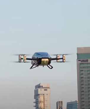 На выставке Gitex Global 2022 в Дубае показали работающий образец летающего автомобиля (видео)